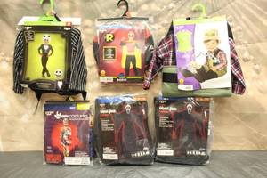 lot 8 image: 6. ASSORTED HALLOWEEN COSTUMES VARIOUS SIZES SEE PICS