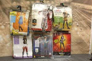 lot 20 image: 6. ASSORTED HALLOWEEN COSTUMES VARIOUS SIZES SEE PICS