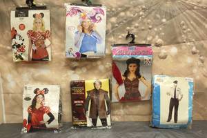 lot 35 image: 6. ASSORTED HALLOWEEN COSTUMES VARIOUS SIZES SEE PICS