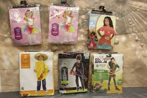 lot 38 image: 6. ASSORTED HALLOWEEN COSTUMES VARIOUS SIZES SEE PICS