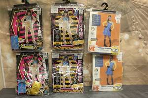 lot 40 image: 6. ASSORTED HALLOWEEN COSTUMES VARIOUS SIZES SEE PICS