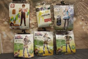 lot 62 image: 6. ASSORTED HALLOWEEN COSTUMES VARIOUS SIZES SEE PICS