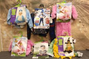 lot 64 image: 6. ASSORTED HALLOWEEN COSTUMES VARIOUS SIZES SEE PICS