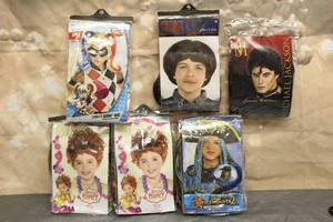 lot 66 image: 6. ASSORTED HALLOWEEN WIGS SEE PICS