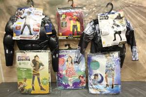 lot 73 image: 6. ASSORTED HALLOWEEN COSTUMES VARIOUS SIZES SEE PICS