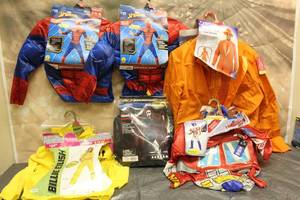 lot 99 image: 6. ASSORTED HALLOWEEN COSTUMES VARIOUS SIZES SEE PICS
