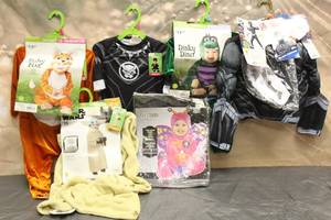 lot 102 image: 6. ASSORTED HALLOWEEN COSTUMES VARIOUS SIZES SEE PICS
