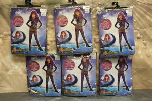 lot 110 image: 6. ASSORTED HALLOWEEN COSTUMES VARIOUS SIZES SEE PICS
