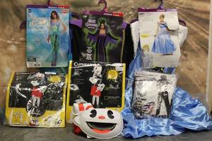 lot 127 image: 6. ASSORTED HALLOWEEN COSTUMES VARIOUS SIZES SEE PICS