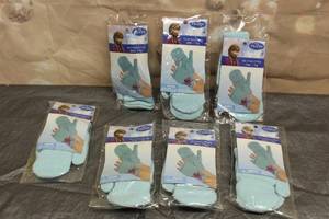 lot 143 image: 7 DISNEY FROZEN CHILD GLOVELETTES&nbsp SEE PICS