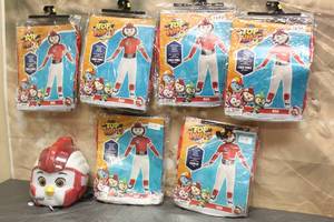 lot 33 image: 6. ASSORTED HALLOWEEN COSTUMES VARIOUS SIZES SEE PICS