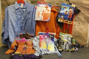 lot 200 image: 6. ASSORTED HALLOWEEN COSTUMES VARIOUS SIZES SEE PICS