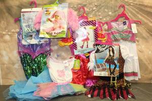 lot 212 image: 6. ASSORTED HALLOWEEN COSTUMES VARIOUS SIZES SEE PICS