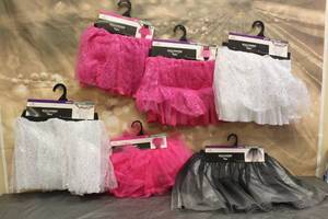 lot 214 image: 6. ASSORTED HALLOWEEN COSTUMES VARIOUS SIZES SEE PICS
