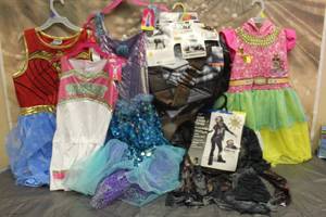 lot 217 image: 6. ASSORTED HALLOWEEN COSTUMES VARIOUS SIZES SEE PICS