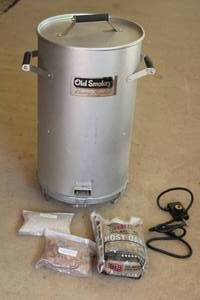 lot 48 image: OLD SMOKEY ELECTRIC SMOKER