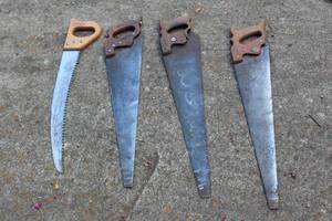lot 64 image: 4 VINTAGE WOOD HANDLE SAWS&nbsp