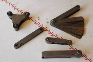 lot 72 image: 5 ASSORTED BRAND BLADE METRIC SCREW PITCH GAUGES&nbsp