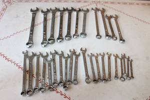 lot 88 image: LOT OF 31 VARIOUS SIZE COMBONATION WRENCHES&nbsp