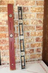 lot 91 image: 2 VINTAGE LEVELS CRAFTSMAN AND SANDS 28
