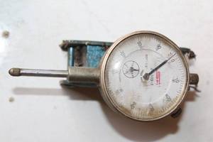 lot 95 image: VINTAGE SPI DIAL INDICATOR 24-333-7 WITH ERICK MAGNA MAGNETIC&nbsp HOLDER