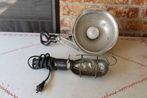 lot 100 image: 2 WORKSHOP LIGHTS&nbsp