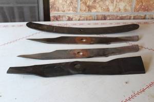 lot 103 image: LOT OF 4 MOWER REPLACEMENT BLADES&nbsp