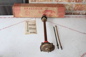lot 94 image: VINTAGE BALLCOCK BY MANSFILELD ANTI-SIPHON NO.7 BRASS FILL VALVE KIT 11.5 IN ORIGINAL BOX