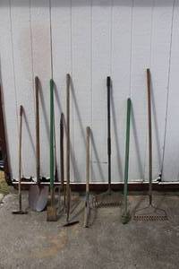 lot 156 image: LOF OF 9 ASSORTED YARD TOOLS&nbsp