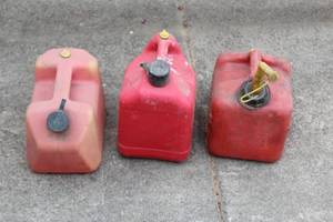 lot 161 image: LOT OF 3 GAS CANS 2GAL