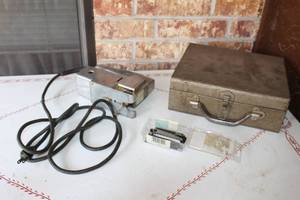 lot 173 image: POWR KRAFT HEAVY DUTY JIG SAW WITH BLADES TEB-8933C