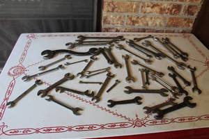 lot 129 image: GENEROUS AMOUNT OF ASSORTED BRAND AND SIZE OPEN END WRENCHES&nbsp
