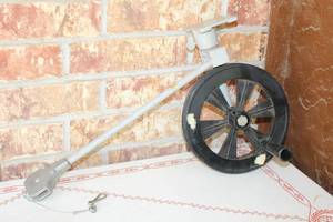 lot 143 image: VINTAGE MANUAL DOWNRIGGER&nbsp