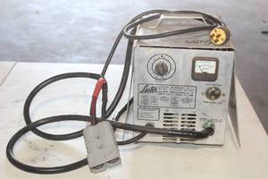 lot 59 image: LESTER 8714 MATIC MOTIVE POWER CHARGER