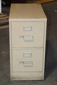 lot 81 image: 2 DRAWER METAL FILE CABINET