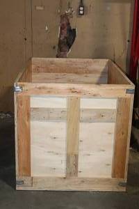 lot 89 image: LARGE WOOD SHIPPING CRATE NO TOP