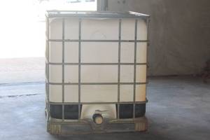 lot 90 image: SCHUTZ 1000 LTR.