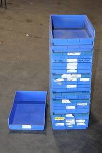 lot 94 image: LOT OF 25 AKRO-MILS INC 30-176&nbsp STORAGE CONTAINERS 18X11