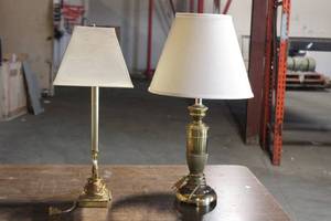 lot 127 image: 2&nbsp VINTAGE BRASS LAMPS&nbsp