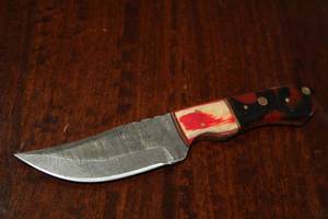 lot 60 image: MHS CUTLERY CUSTUMIZED HANDMADE DAMASCUS STEEL KNIVES WITH EITHER WOOD, BONE OR RESIN HANDLES ALL KNIVES ARE UNIQUELY MADE NO 2 KNIVES ARE THE SAME