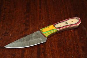 lot 80 image: MHS CUTLERY CUSTUMIZED HANDMADE DAMASCUS STEEL KNIVES WITH EITHER WOOD, BONE OR RESIN HANDLES ALL KNIVES ARE UNIQUELY MADE NO 2 KNIVES ARE THE SAME