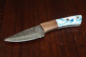 lot 98 image: MHS CUTLERY CUSTUMIZED HANDMADE DAMASCUS STEEL KNIVES WITH EITHER WOOD, BONE OR RESIN HANDLES ALL KNIVES ARE UNIQUELY MADE NO 2 KNIVES ARE THE SAME