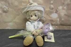 lot 6 image: 1993 PRECIOUS MOMENTS 16 DOLL COLLECTION&nbsp JACKIE ANN&nbsp No. 1038