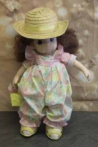 lot 23 image: 1994 PRECIOUS MOMENTS 16 DOLL COLLECTION SUMMER MEGAN&nbsp No 1070