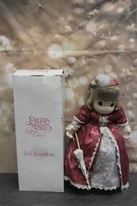 lot 29 image: 1998 PRECIOUS MOMENTS 16 DOLL COLLECTION OLIVIA VICTORIAN SERIES 2ND EDITION No. 1054 WITH STORAGE BOX&nbsp