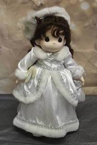lot 40 image: 1997 PRECIOUS MOMENTS 16 DOLL COLLECTION No. 1215 JANNA LIMITED EDITION OF 5,000&nbsp