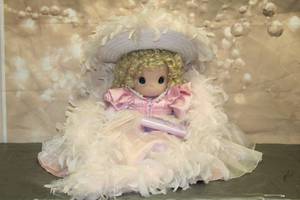 lot 60 image: 2001 LARGE PRECIOUS MOMENTS DOLL COLLECTION 27&nbsp No. 1268 GABBY THE GLAMOUR GIRL LIMITED TO 500  SEE PICS&nbsp&nbsp