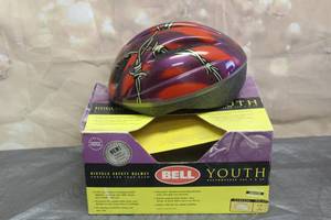 lot 72 image: BELL YOUTH BICYCLE SAFETY HELMET&nbsp