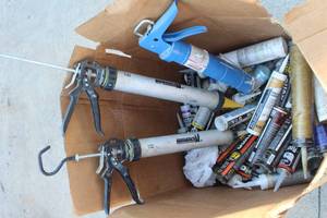 lot 91 image: LOT OF ADHESIVE AND CAULK GUNS