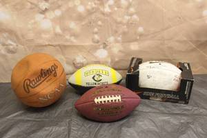lot 115 image: SPORTS BALL LOT&nbsp